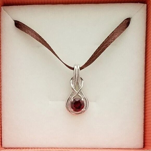 New in Box Angara 925 Sterling Silver Round 1 Carat Garnet Knot Pendant - Picture 3 of 5